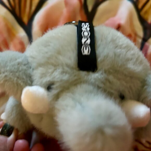 SOLD!  DAZEY Forgotten Zootopia Elephant Buried Its Memory - Picture 4 of 10